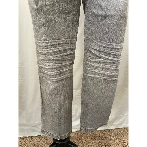 Dollhouse Light Gray Capri Jeans - 13 - Picture 8 of 12